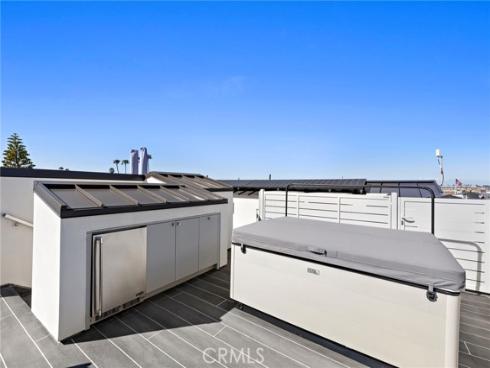 706 W Oceanfront  , Newport Beach, CA