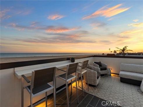 706 W Oceanfront  , Newport Beach, CA