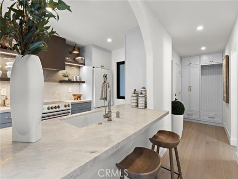 600 E Oceanfront 1A , Newport Beach, CA