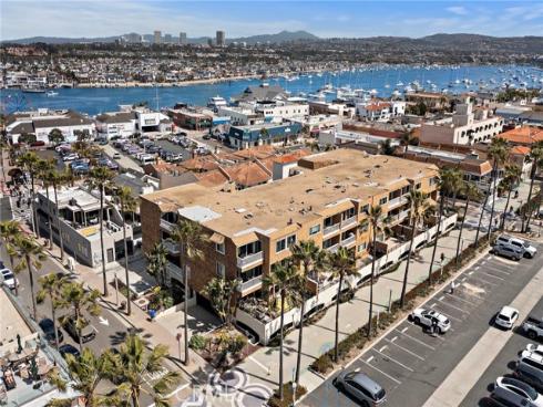 600 E Oceanfront 1A , Newport Beach, CA