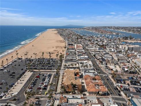 600 E Oceanfront 1A , Newport Beach, CA