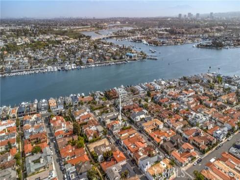 129 Via Waziers , Newport Beach, CA