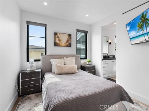 110 30th Street, Newport Beach, CA