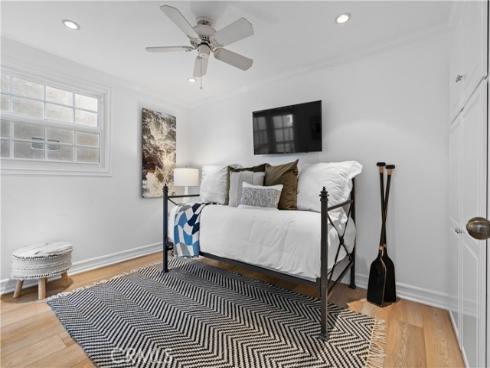 211 Pearl Avenue, Newport Beach, CA