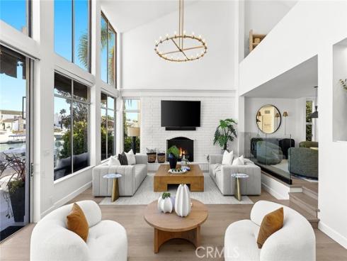 7 Linda Isle , Newport Beach, CA