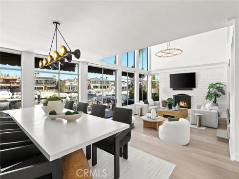 7 Linda Isle , Newport Beach, CA