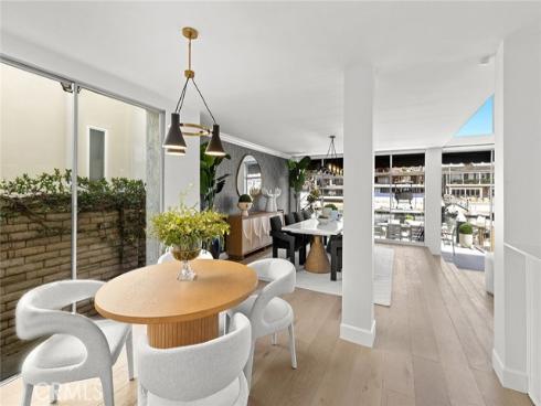 7 Linda Isle , Newport Beach, CA