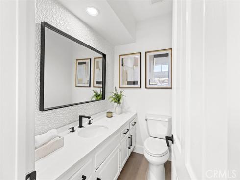 7 Linda Isle , Newport Beach, CA