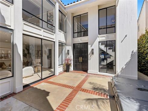 7 Linda Isle , Newport Beach, CA