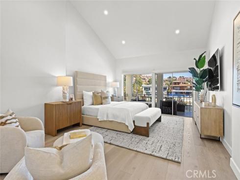 7 Linda Isle , Newport Beach, CA