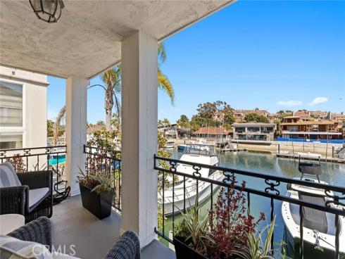 7 Linda Isle , Newport Beach, CA