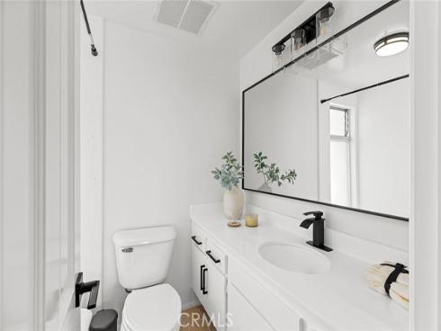 7 Linda Isle , Newport Beach, CA