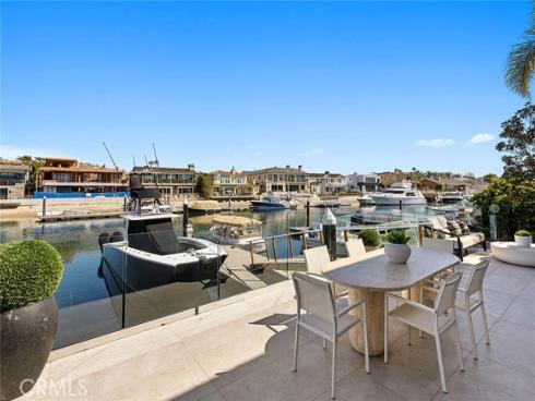 7 Linda Isle , Newport Beach, CA