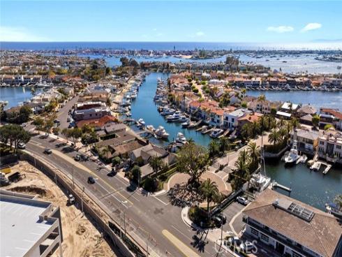 7 Linda Isle , Newport Beach, CA