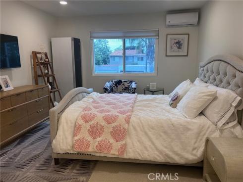 416  Vista Roma  , Newport Beach, CA