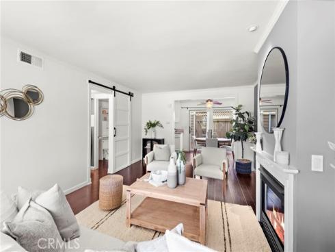 17 Latitude Court, Newport Beach, CA