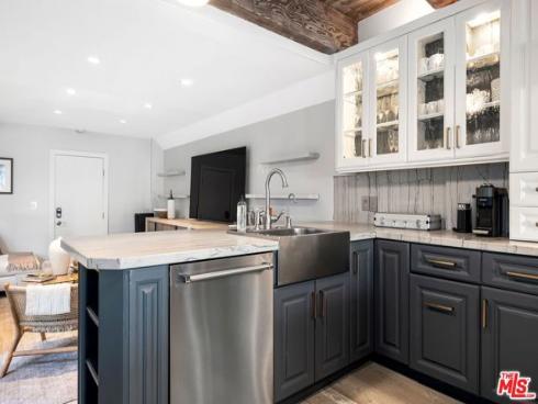 305 Grand Canal 1 , Newport Beach, CA