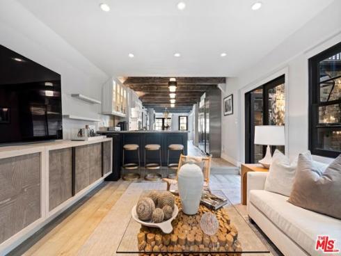 305 Grand Canal 1 , Newport Beach, CA