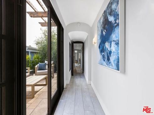 305 Grand Canal 1 , Newport Beach, CA