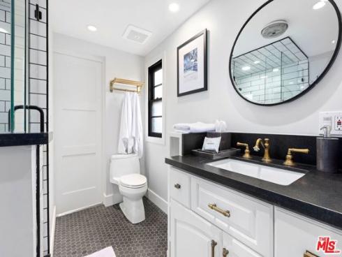 305 Grand Canal 1 , Newport Beach, CA