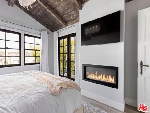 305 Grand Canal 1 , Newport Beach, CA