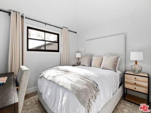 305 Grand Canal 1 , Newport Beach, CA