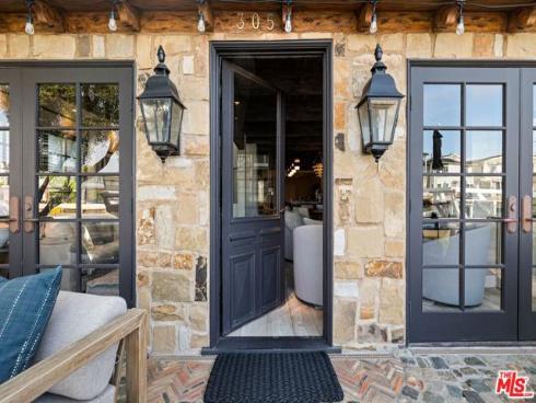 305 Grand Canal 1 , Newport Beach, CA