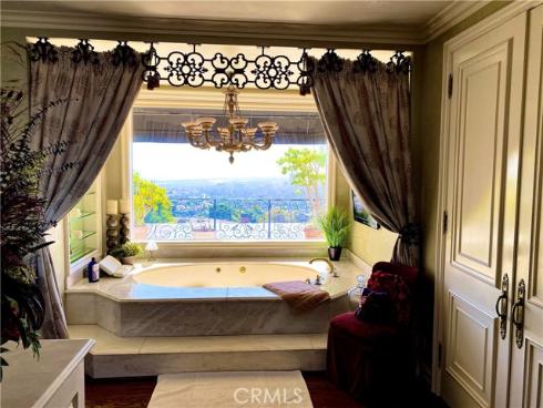 5 Ridgeline Dr , Newport Beach, CA