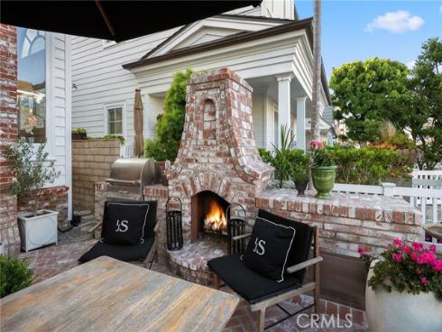 209 Diamond Avenue, Newport Beach, CA