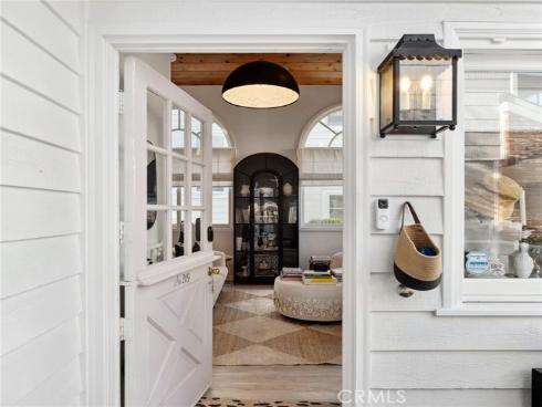 209 Diamond Avenue, Newport Beach, CA