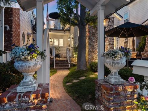 209 Diamond Avenue, Newport Beach, CA