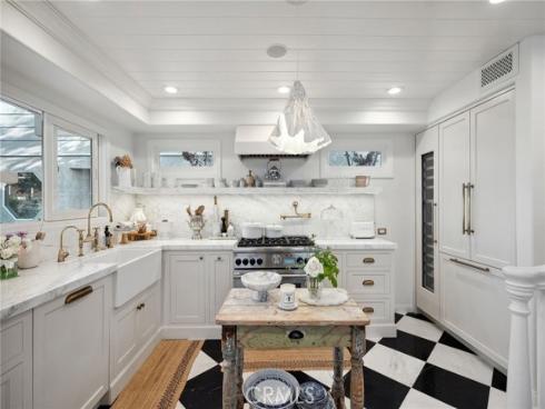 209 Diamond Avenue, Newport Beach, CA