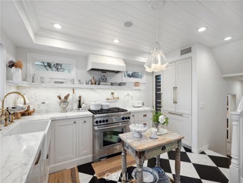 209 Diamond Avenue, Newport Beach, CA