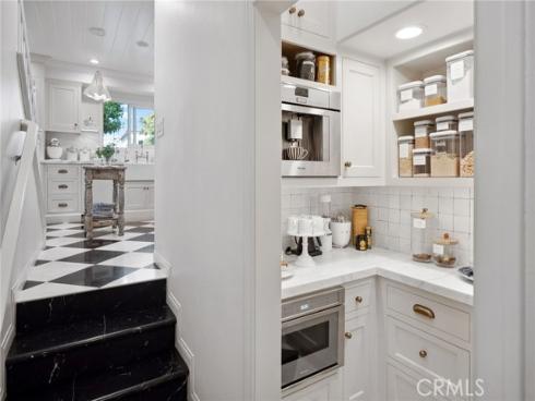 209 Diamond Avenue, Newport Beach, CA