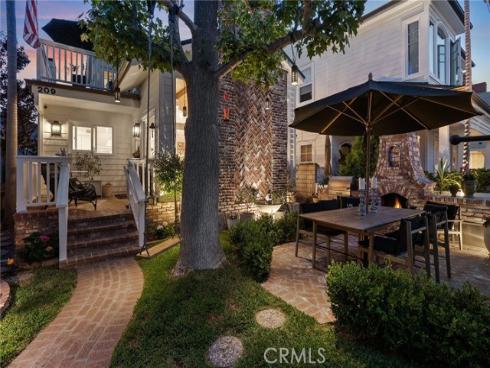 209 Diamond Avenue, Newport Beach, CA
