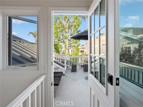 209 Diamond Avenue, Newport Beach, CA