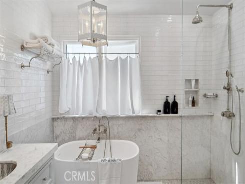 209 Diamond Avenue, Newport Beach, CA