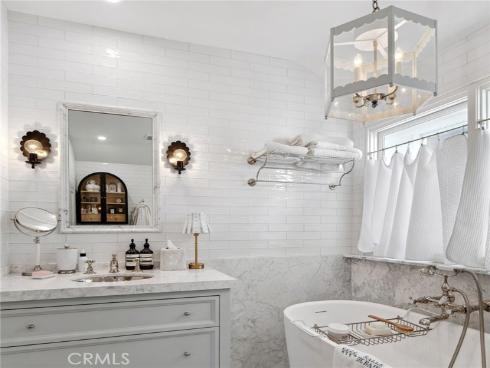 209 Diamond Avenue, Newport Beach, CA