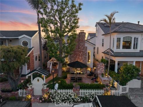 209 Diamond Avenue, Newport Beach, CA