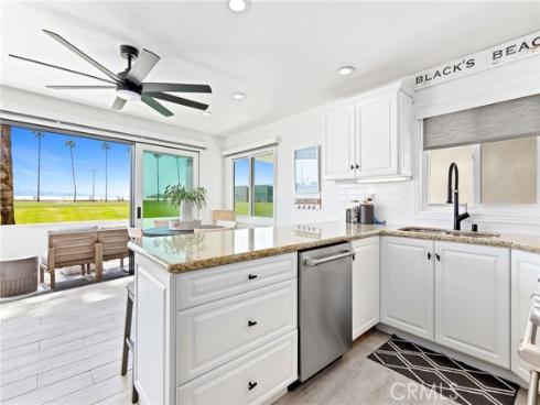 916 E Oceanfront , Newport Beach, CA