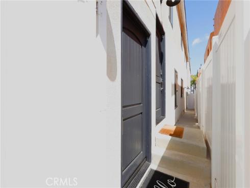 916 E Oceanfront , Newport Beach, CA