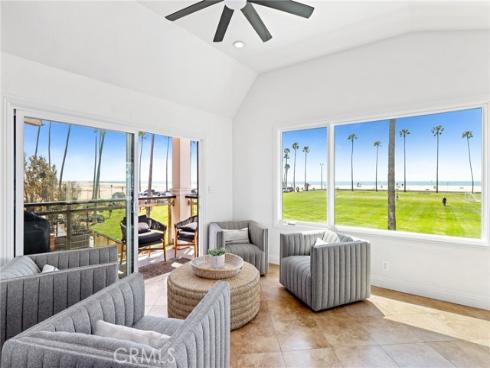 916 E Oceanfront , Newport Beach, CA
