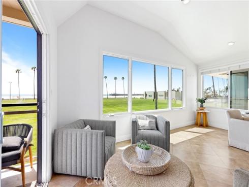 916 E Oceanfront , Newport Beach, CA