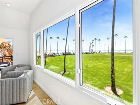 916 E Oceanfront , Newport Beach, CA