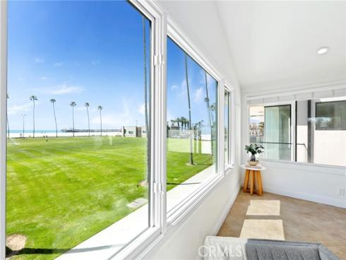 916 E Oceanfront , Newport Beach, CA
