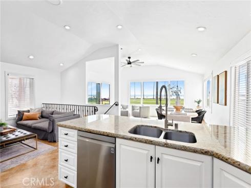 916 E Oceanfront , Newport Beach, CA