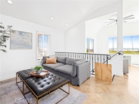 916 E Oceanfront , Newport Beach, CA