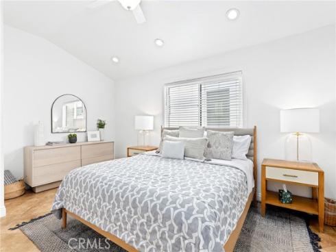 916 E Oceanfront , Newport Beach, CA