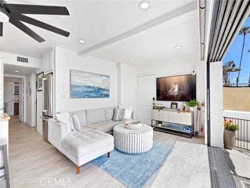 916 E Oceanfront , Newport Beach, CA