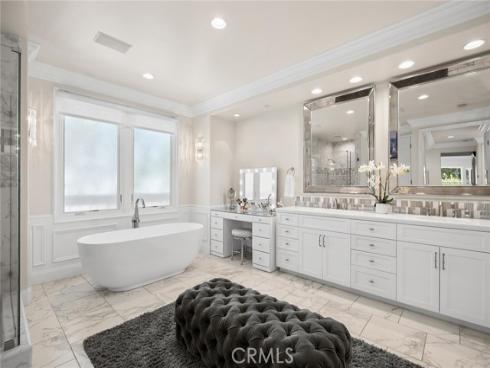 26 Chatham 25 Court, Newport Beach, CA